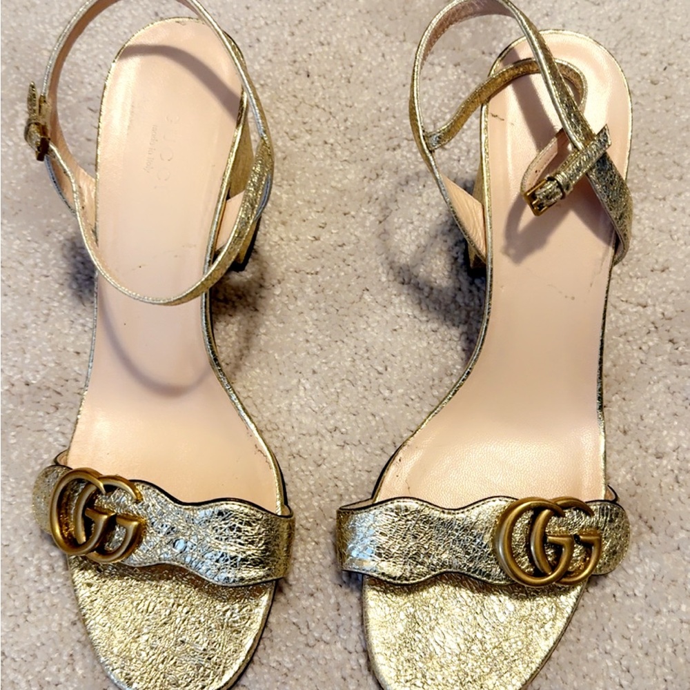 Gucci Gold Women's Sandals with Logo Accent
